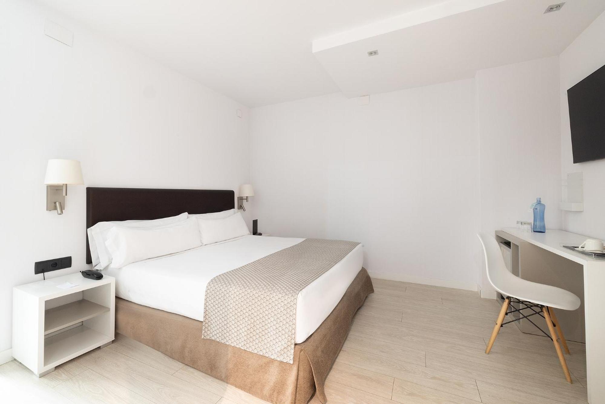Catalonia Albeniz Hotel Barcelona Exterior photo