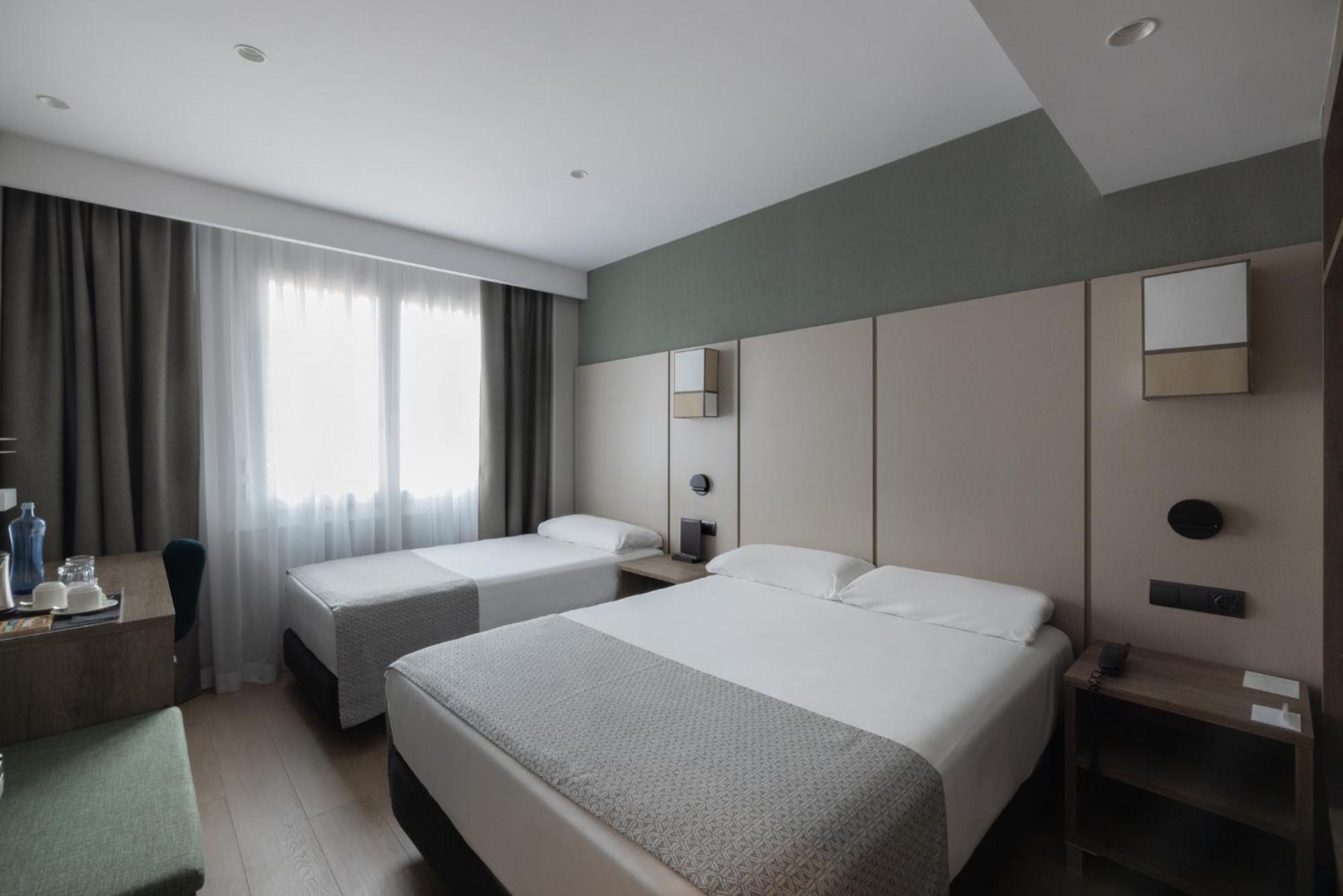 Catalonia Albeniz Hotel Barcelona Room photo