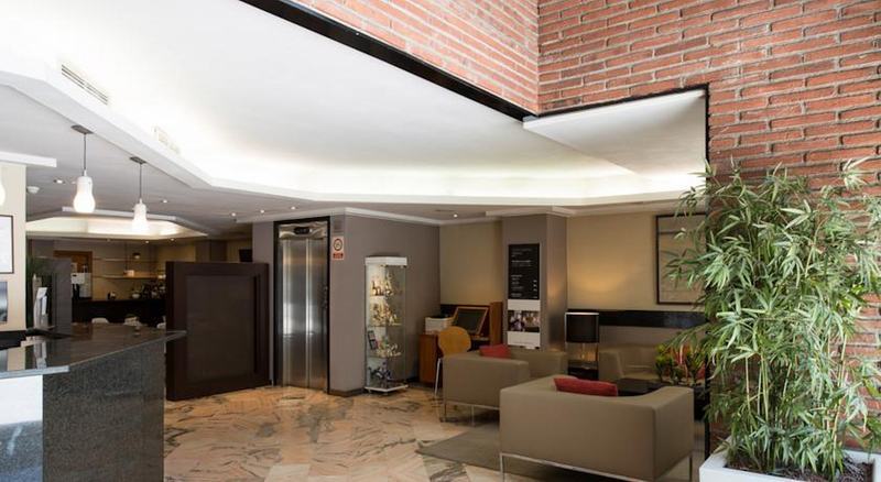 Catalonia Albeniz Hotel Barcelona Exterior photo